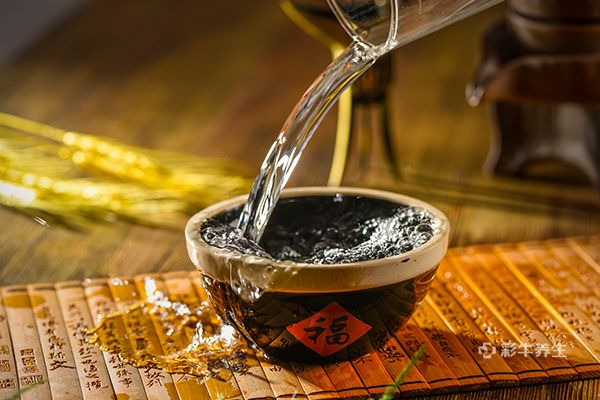 吃药能喝茶吗 吃药的注意事项